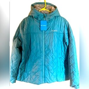 Columbia quilted jacket with hood and side zip pockets. NWT. Women’s size XXL